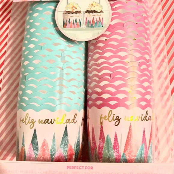 50 Feliz Navidad Pink & Green Bottle Brush Trees Paper Baking and Snack Cups - Picture 2 of 11